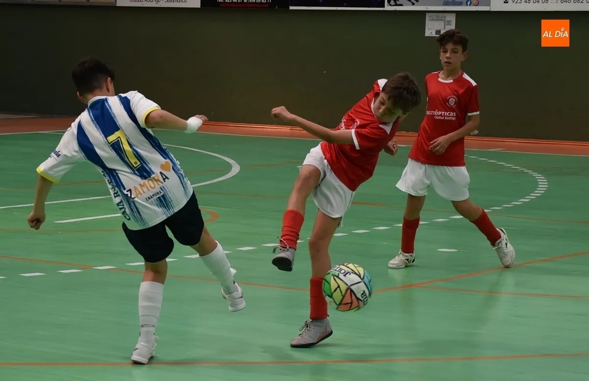 Foto 7 - El III Alev&iacute;n A saca tambi&eacute;n adelante su 2&ordm; partido de la fase regional