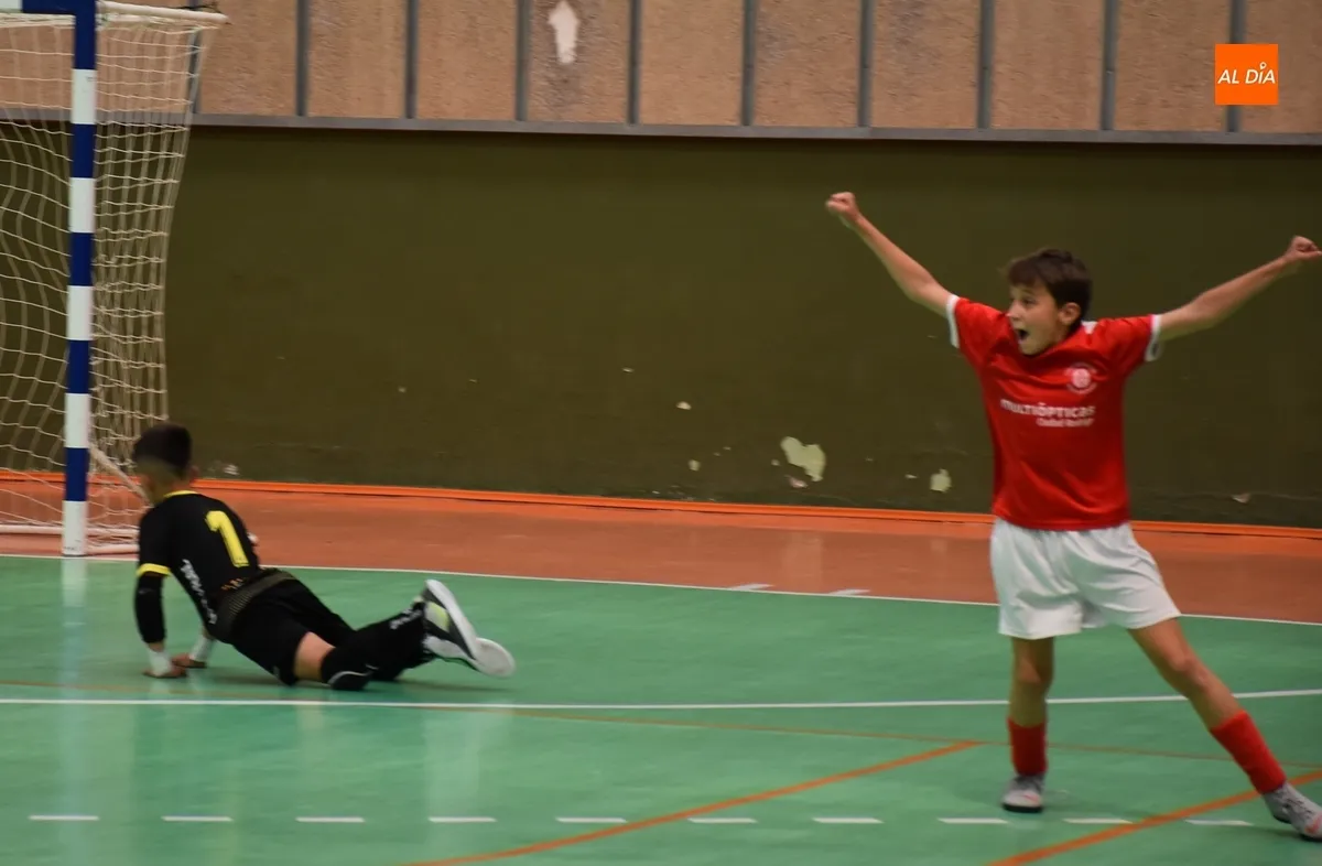 Foto 10 - El III Alev&iacute;n A saca tambi&eacute;n adelante su 2&ordm; partido de la fase regional