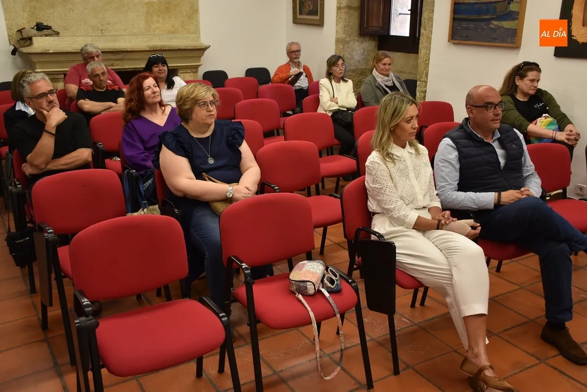 Foto 2 - Ismael Shah&iacute;n presenta en sociedad su libro &lsquo;El Bosque de Berd&iacute;a&rsquo;