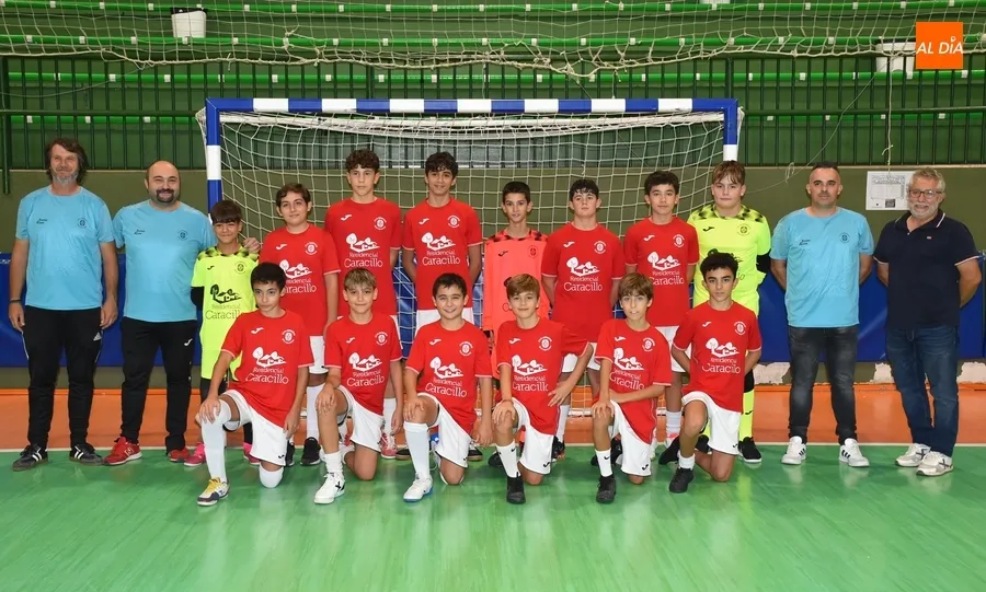 Foto 2 - El III Infantil firma la mejor racha de victorias del f&uacute;tbol sala regional 2024/2025 en cualquier categor&iacute;a