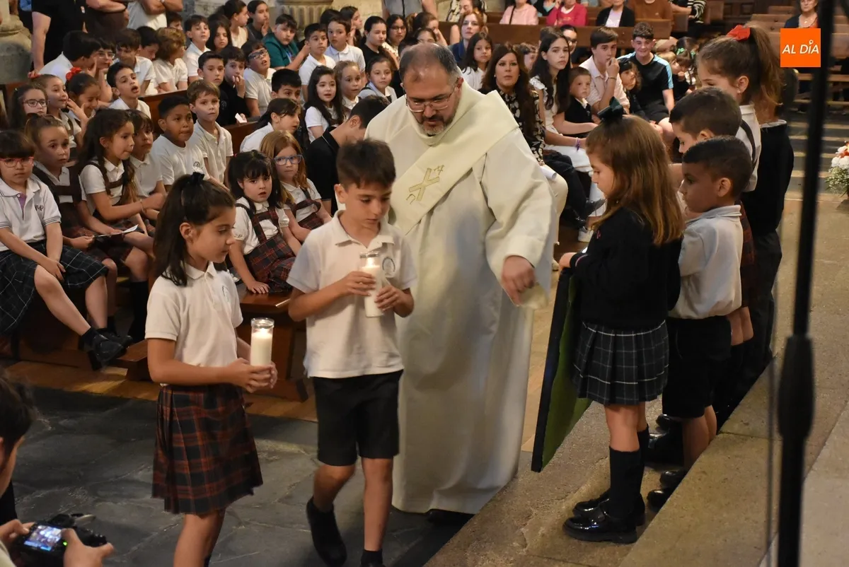 Foto 10 - Misioneras-Santa Teresa celebra el Jubileo en su cita anual con la Virgen Mar&iacute;a