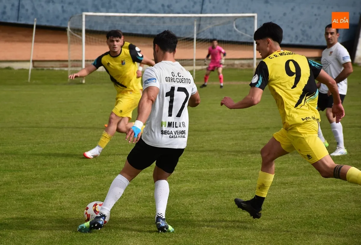Foto 10 - El Ciudad Rodrigo certifica su descenso a Regional en un partido con otro cruel final