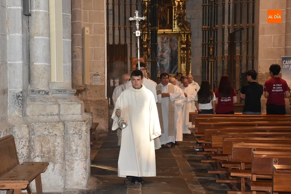 Foto 2 - La Di&oacute;cesis Civitatense da la bienvenida al Papa Le&oacute;n XIV