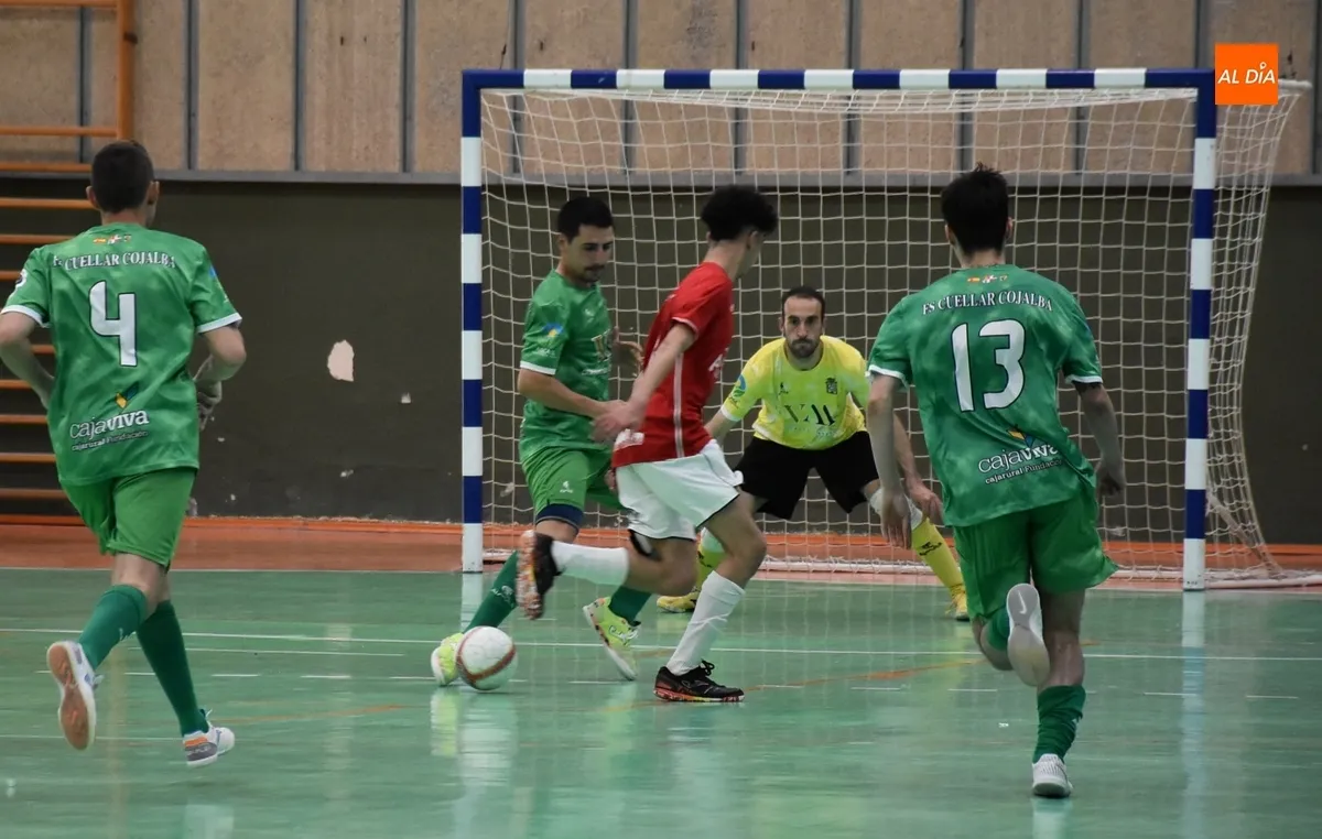 Foto 2 - Amargo fin de temporada para el III Senior, que sufri&oacute; a un &aacute;rbitro que ni se sab&iacute;a el reglamento 