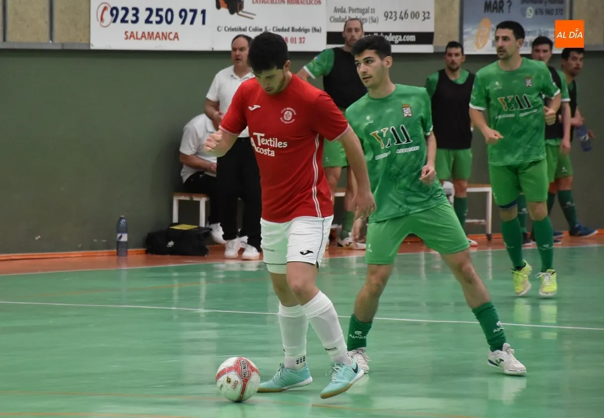 Foto 4 - Amargo fin de temporada para el III Senior, que sufri&oacute; a un &aacute;rbitro que ni se sab&iacute;a el reglamento 
