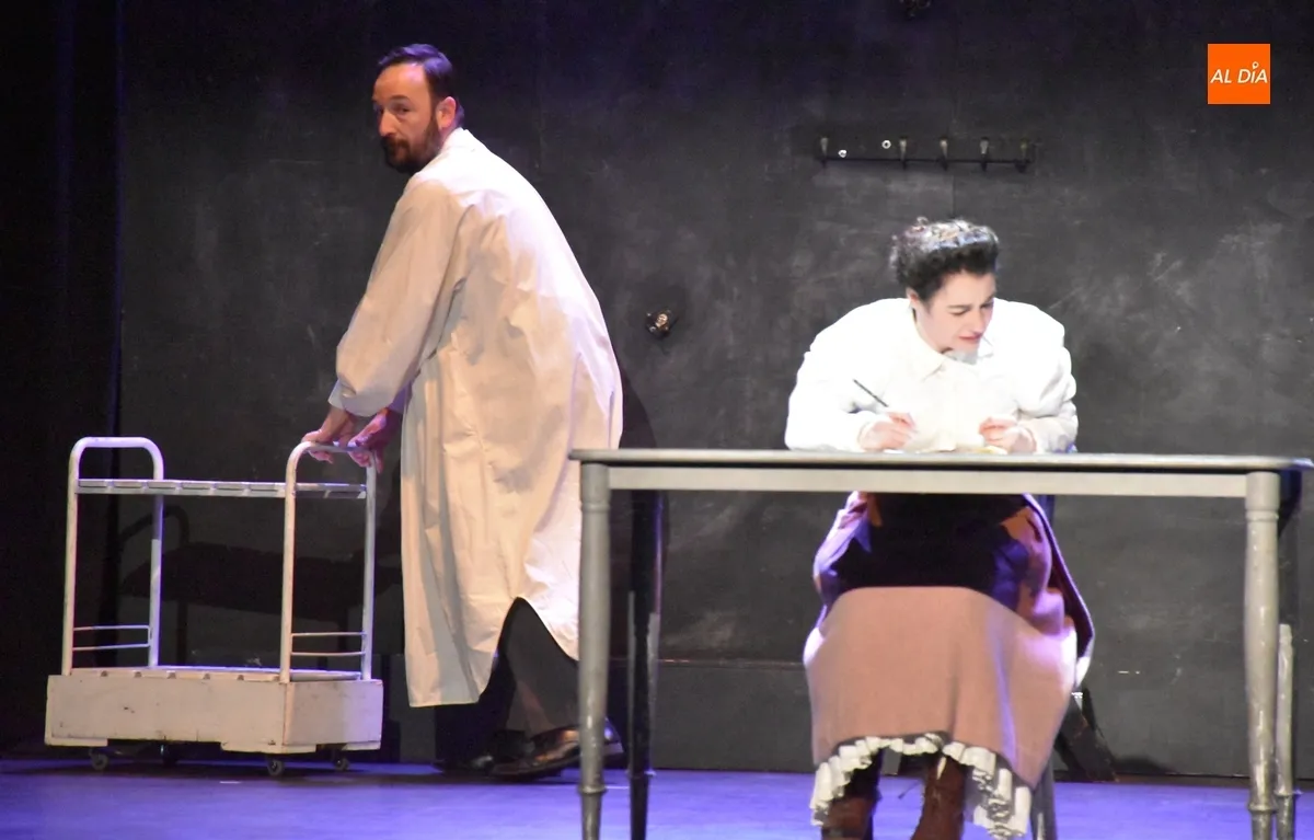 Foto 8 - Teatro Defondo pone el broche con &lsquo;Se&ntilde;ora Einstein&rsquo; al semestre de la Red de Teatros