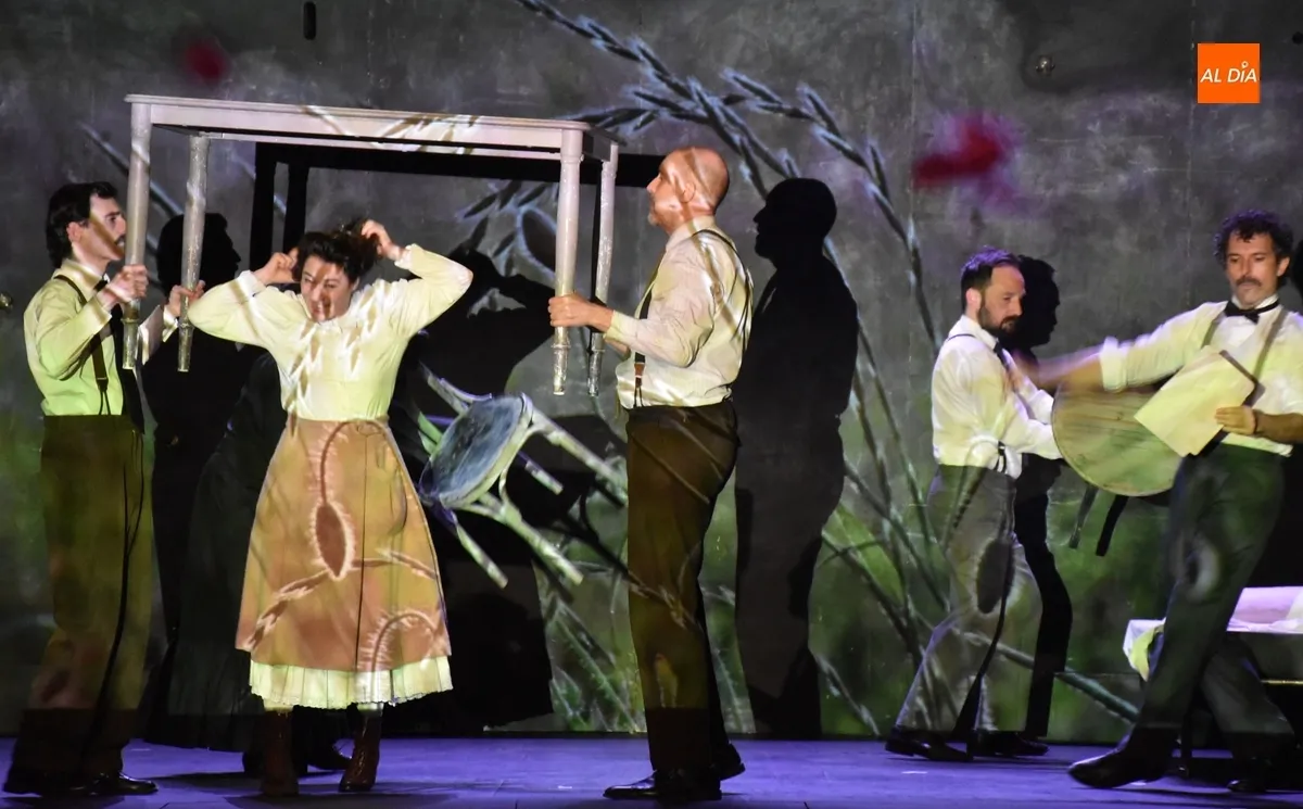 Foto 10 - Teatro Defondo pone el broche con &lsquo;Se&ntilde;ora Einstein&rsquo; al semestre de la Red de Teatros