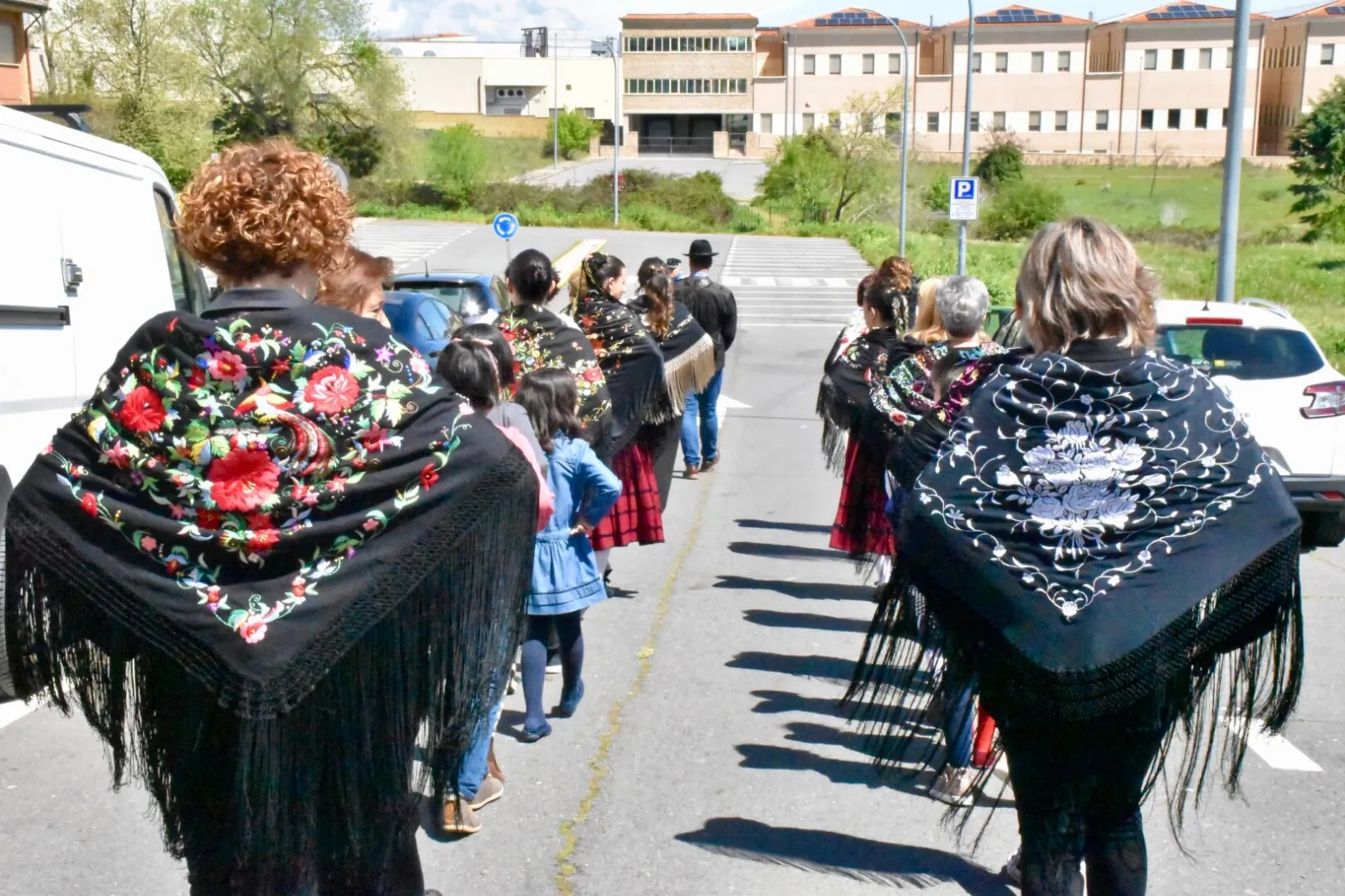 Guijuelo honra a San José Obrero con procesión y bailes tradicionales