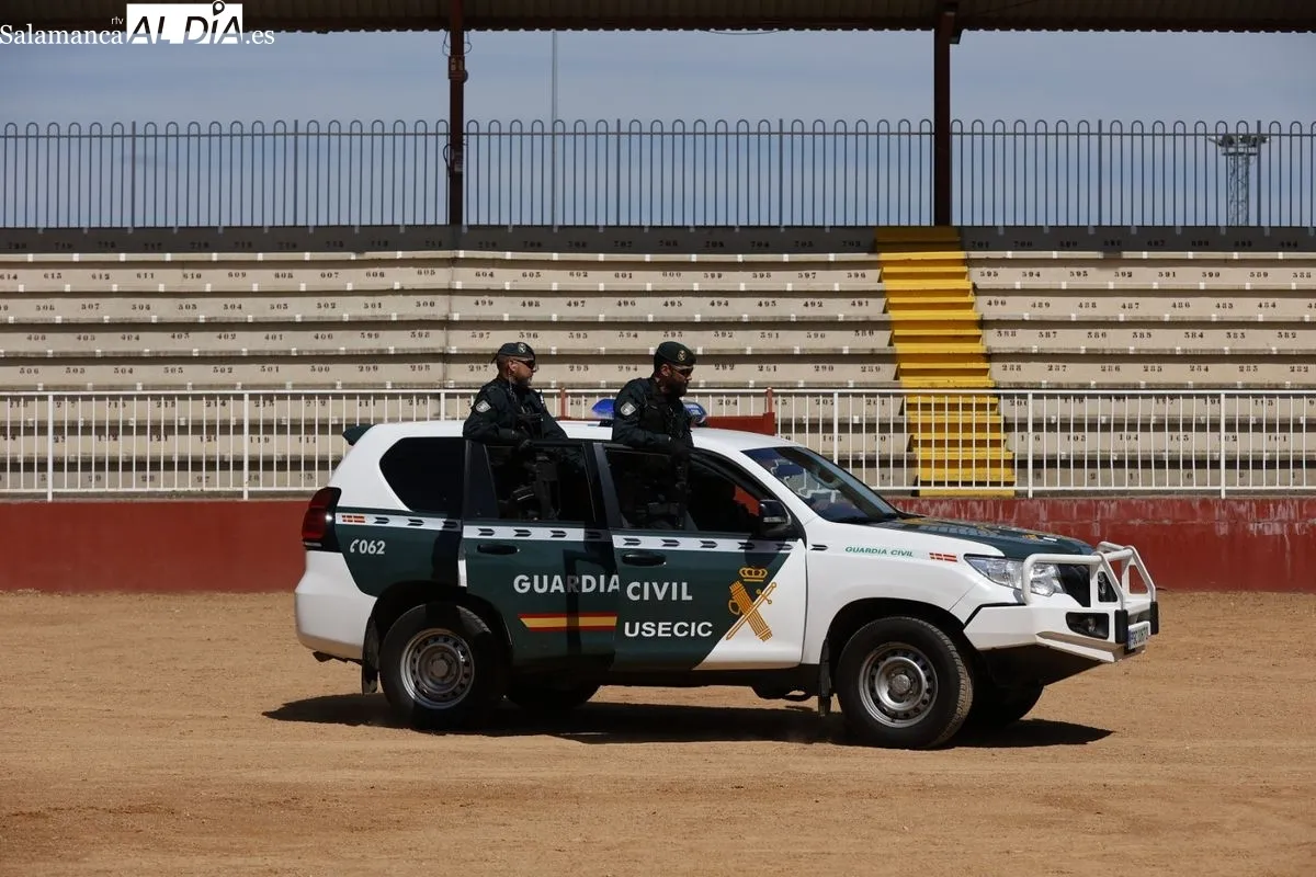 Demostración de la Guardia Civil en el Recinto Ferial de la Diputación de Salamanca ante 2.000 escolares. Foto de David Sañudo