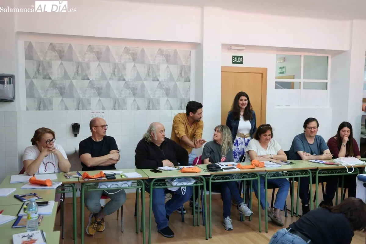 El alcalde, Carlos García Carbayo, durante su visita este martes a los primeros cursos ya en desarrollo en el Centro de Formación y Orientación Laboral (CEFOL). Foto de David Sañudo