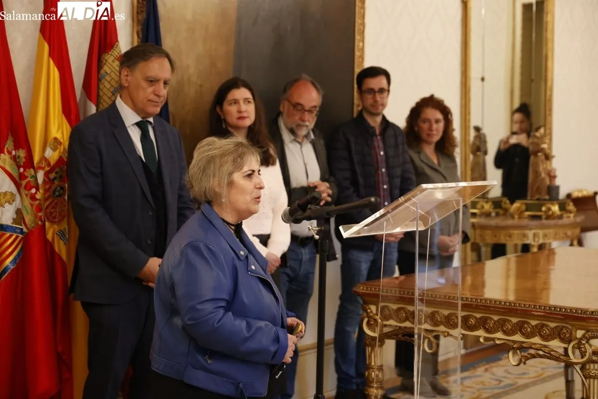 El alcalde de Salamanca, Carlos García Carbayo,  recibe a la Asociación Salmantina Contra el Bullying y Ciberbullying en el Día Internacional Contra el Acoso Escolar. Foto de David Sañudo