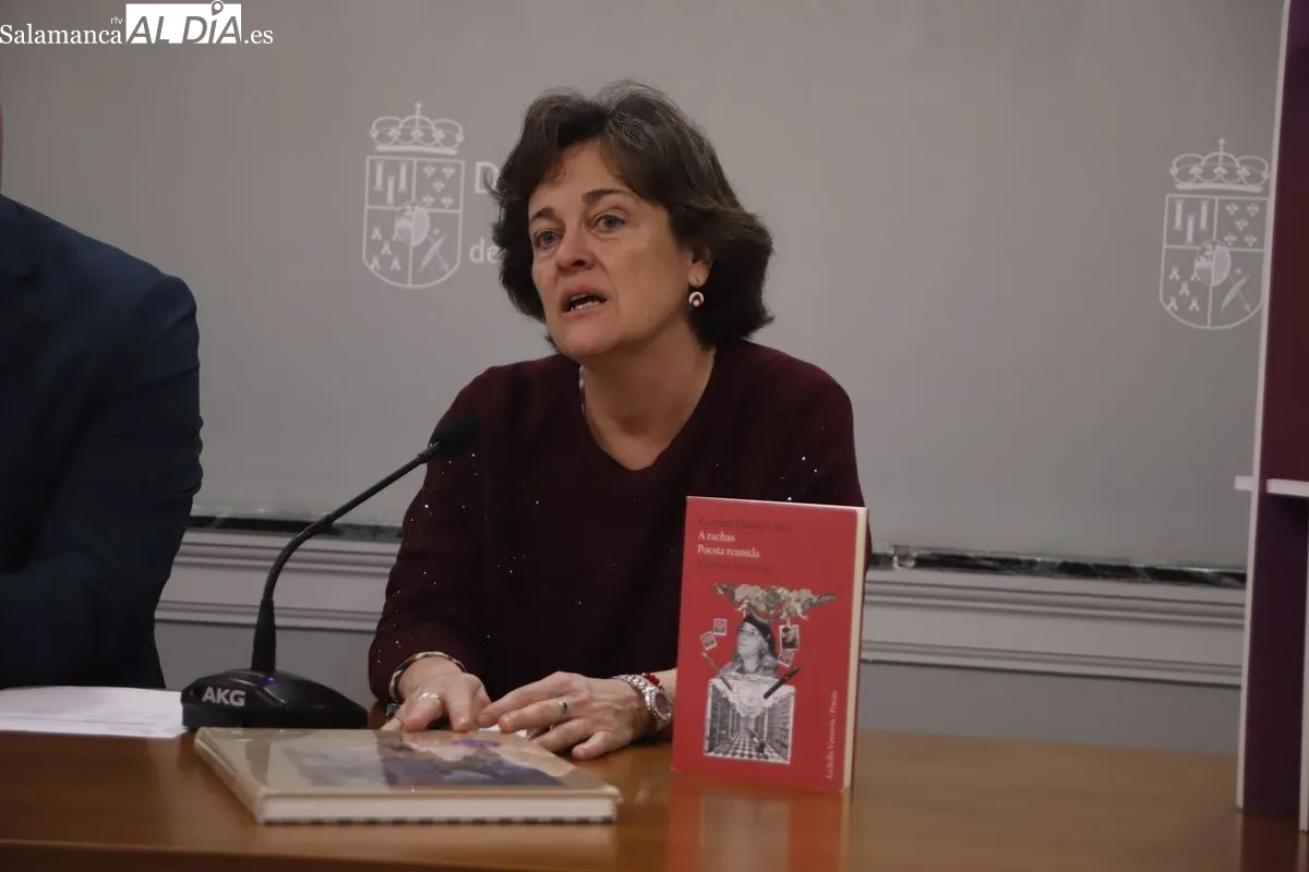 El diputado de Cultura, David Mingo, con la senadora, Esther del Brío, y la responsable de los talleres, Susana García Herruzo, desgranó los detalles de este homenaje. Foto de Ángel Puma