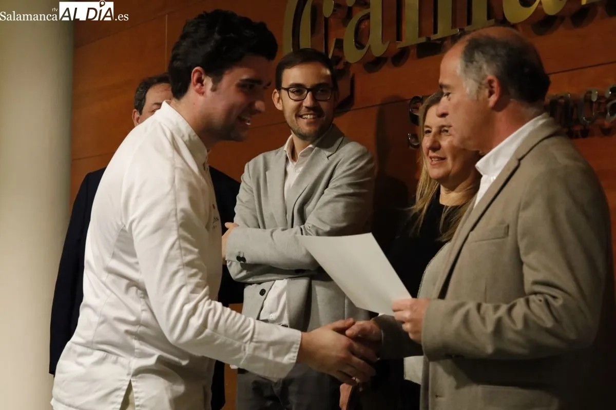 Entrega de diplomas a los finalistas del V Concurso de Cocina con Ibérico. Foto de David Domínguez
