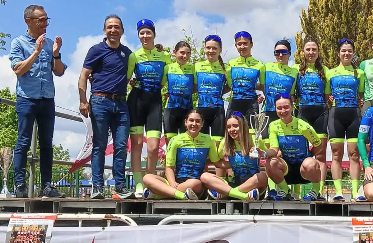 Equipo femenino del HyD Ciudad de Salamanca en la n la XXIV Vuelta Ciclista Valdepeñas – Memorial Alberto Ramírez López