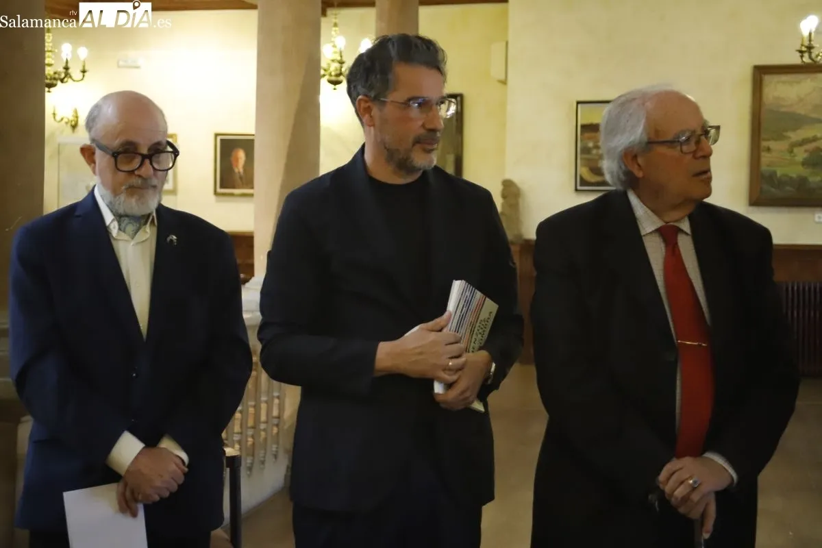 Inauguración de la exposición 'Lienzos de luz y sombra'. Fotos: Ángel Puma