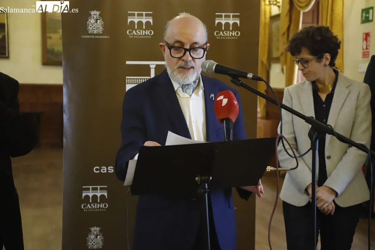 Inauguración de la exposición 'Lienzos de luz y sombra'. Fotos: Ángel Puma