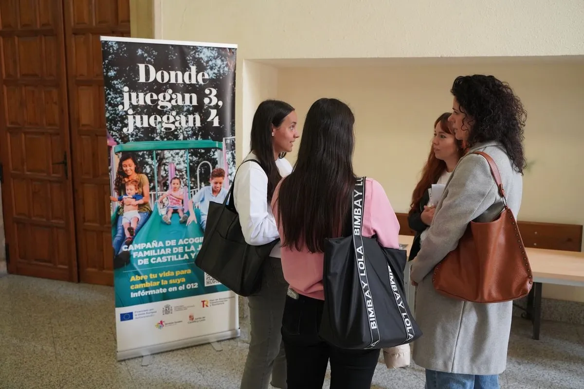 Foto 8 - Salamanca analiza los retos de la protecci&oacute;n infantil en la I Jornada de Acogimiento Familiar en la UPSA