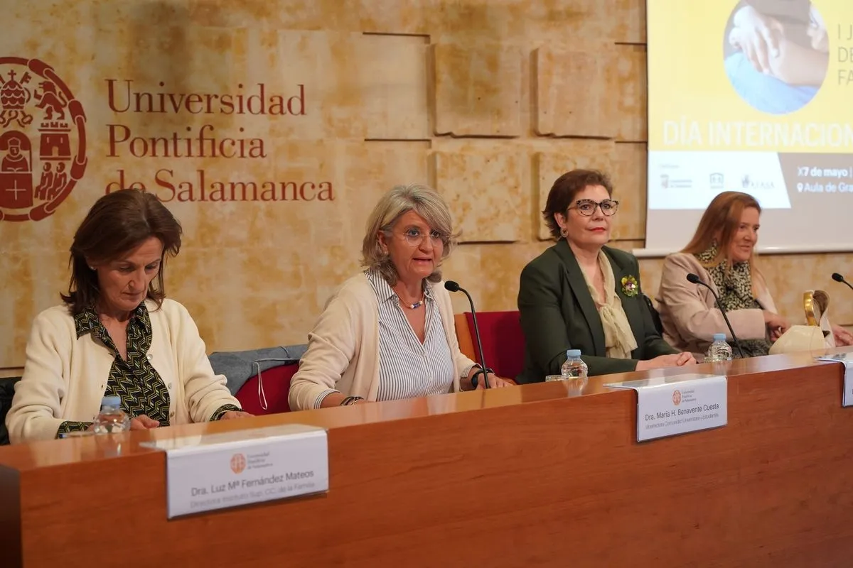 Foto 7 - Salamanca analiza los retos de la protecci&oacute;n infantil en la I Jornada de Acogimiento Familiar en la UPSA