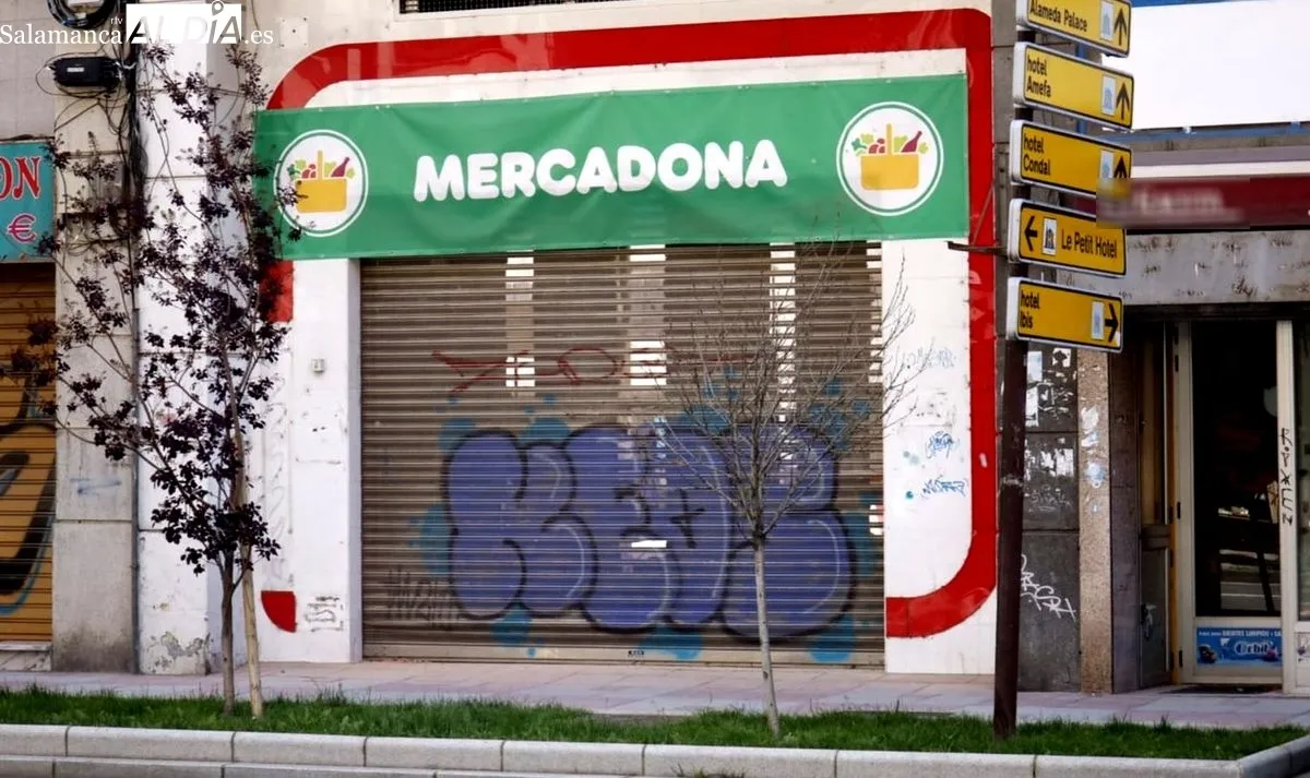 Acceso en obras del nuevo Mercadona en el paseo de Canalejas