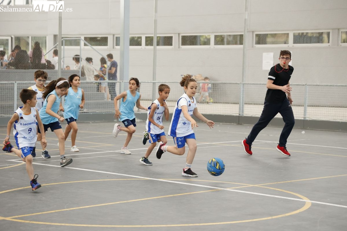 Máxima emoción en las finales prebenjamines de baloncesto y fútbol sala del Programa de Juegos Escolares