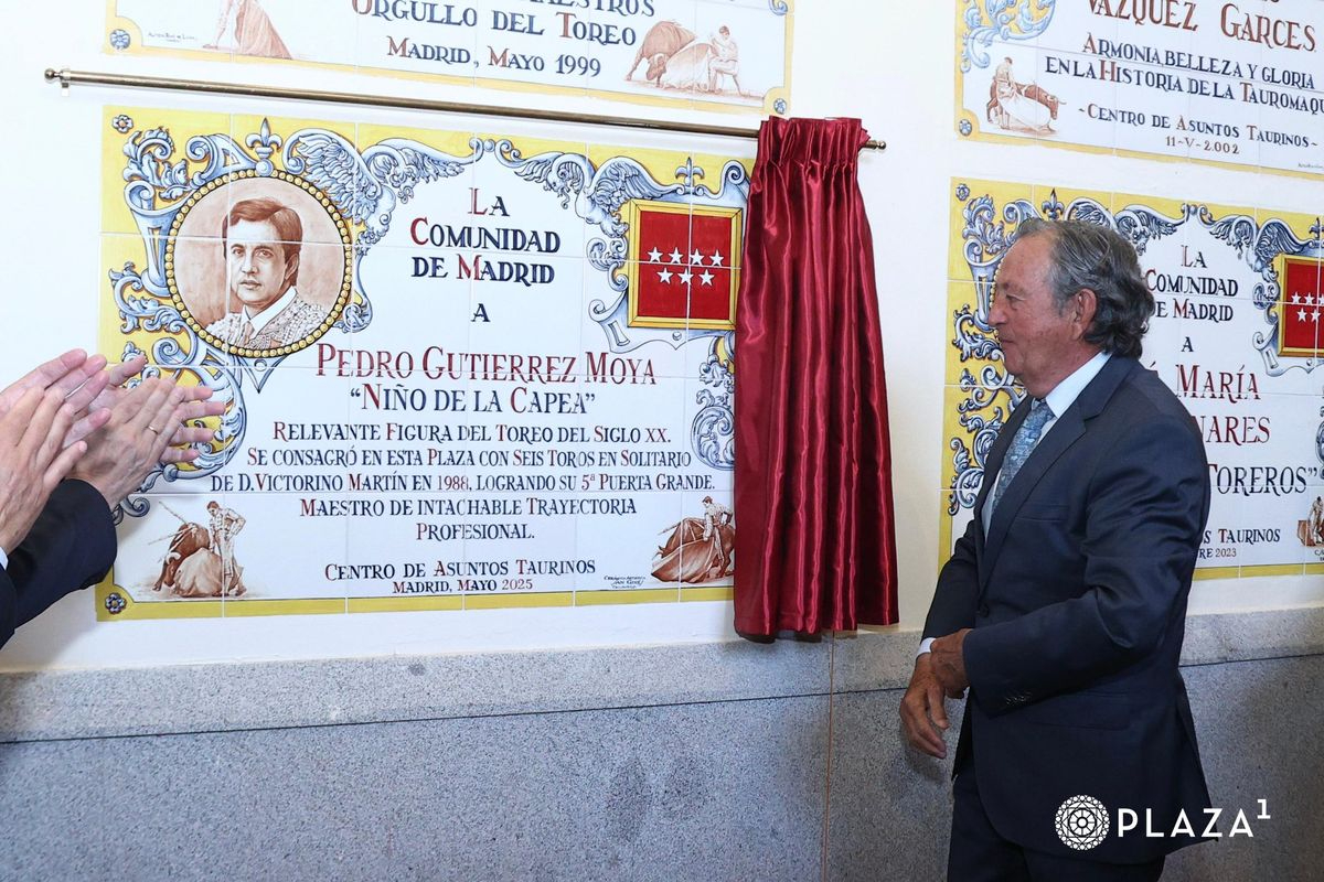 El Niño de la Capea ya tiene su azulejo en Las Ventas