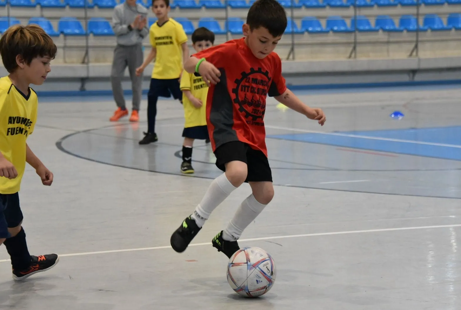 Foto 9 - El Ciudad Rodrigo juega a cubierto una nueva jornada de su Liga Prebenjam&iacute;n