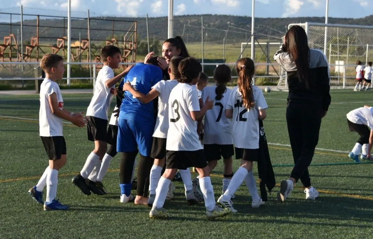 Foto 9 - Enorme victoria del Benjam&iacute;n A del Ciudad Rodrigo para acabar la liga en una fabulosa 4&ordf; plaza