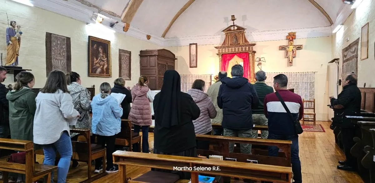 Foto 4 - San Andr&eacute;s entrega al Zarzoso lo recopilado en su campa&ntilde;a solidaria de Cuaresma