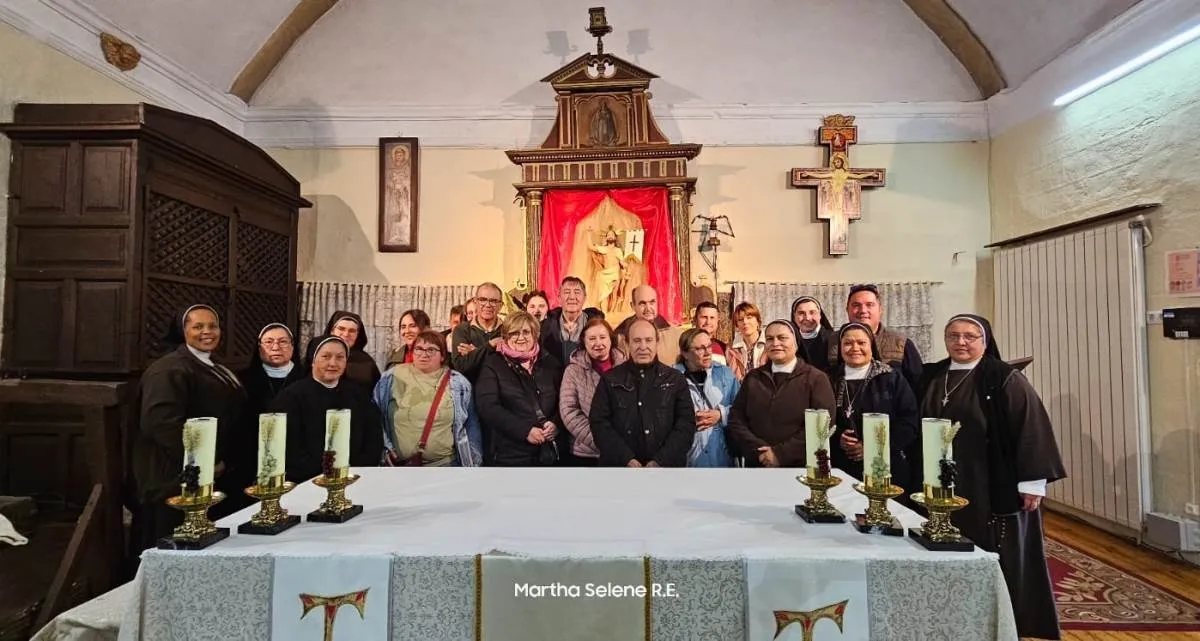Foto 2 - San Andr&eacute;s entrega al Zarzoso lo recopilado en su campa&ntilde;a solidaria de Cuaresma