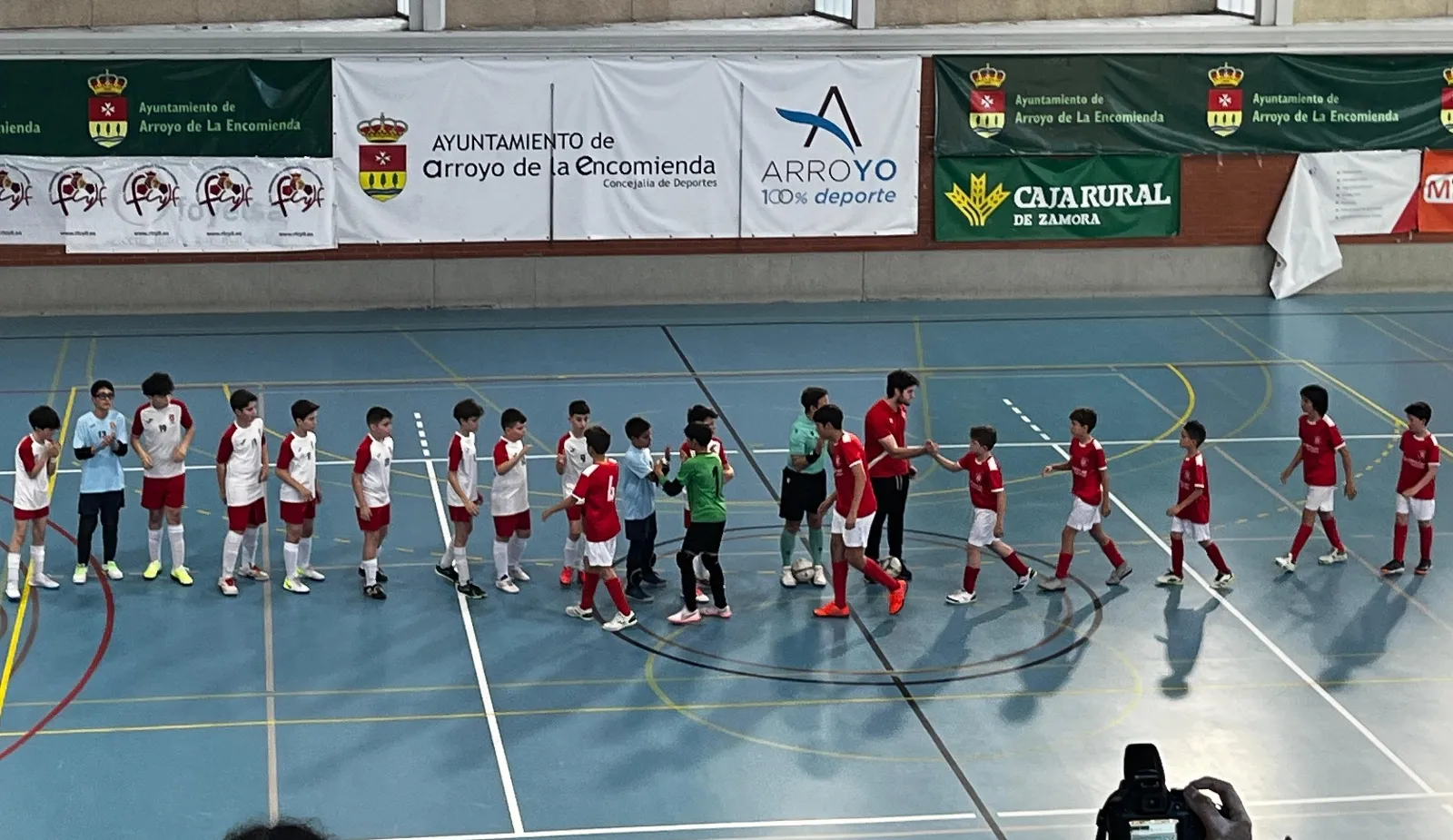 Foto 3 - El III Alev&iacute;n A arranca con victoria la fase regional