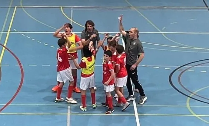 Foto 5 - El III Alev&iacute;n A arranca con victoria la fase regional
