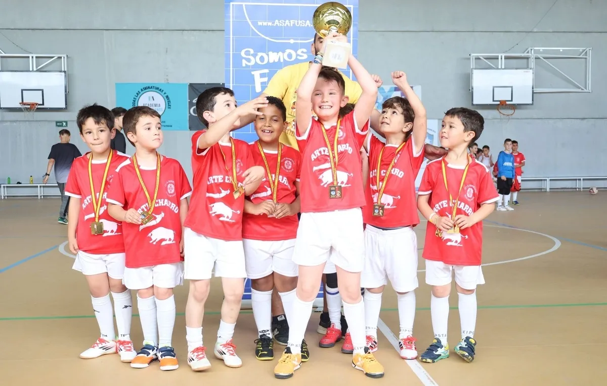 Foto 7 - Los 2 Prebenjamines del III Columnas triunfan en sus respectivas Copas Asafusa
