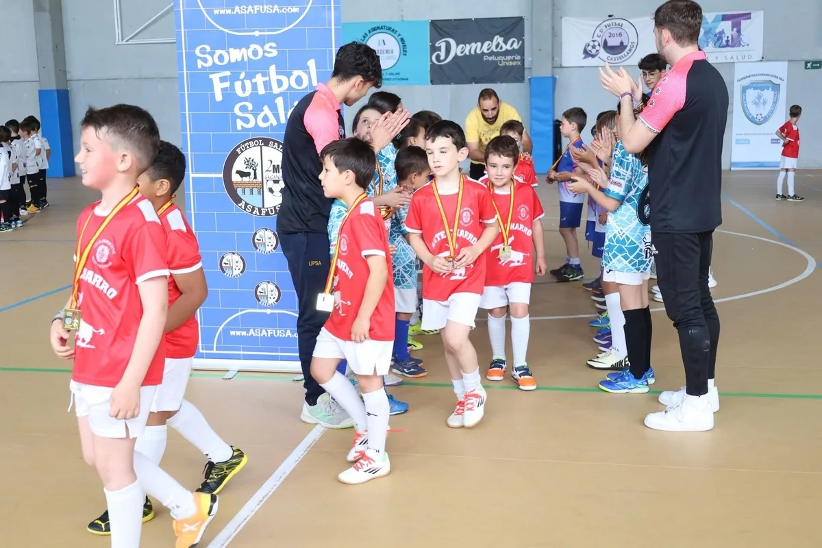 Foto 6 - Los 2 Prebenjamines del III Columnas triunfan en sus respectivas Copas Asafusa