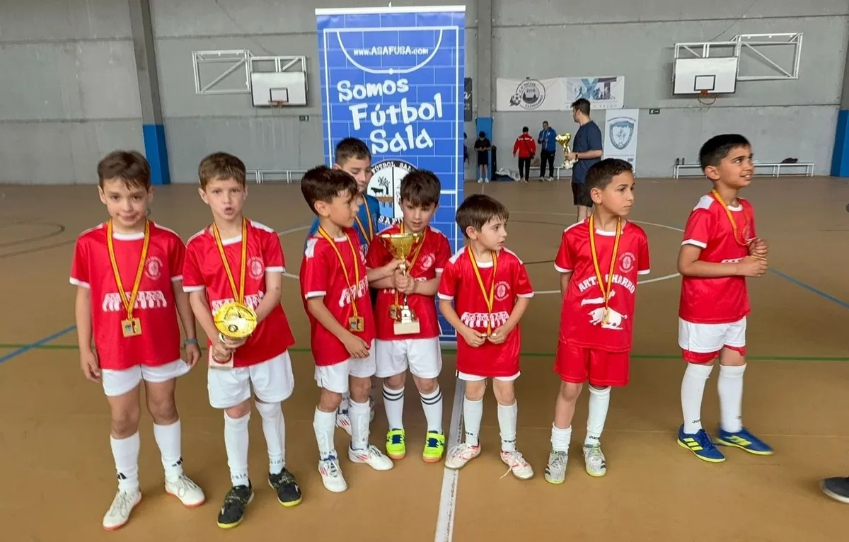 Foto 2 - Los 2 Prebenjamines del III Columnas triunfan en sus respectivas Copas Asafusa