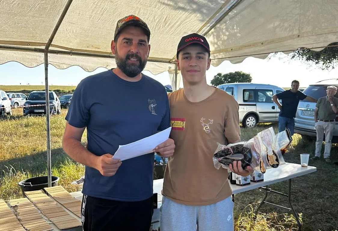 Foto 11 - Juan Rodr&iacute;guez se hace con la victoria en la Tirada al Plato de Fuentes de O&ntilde;oro