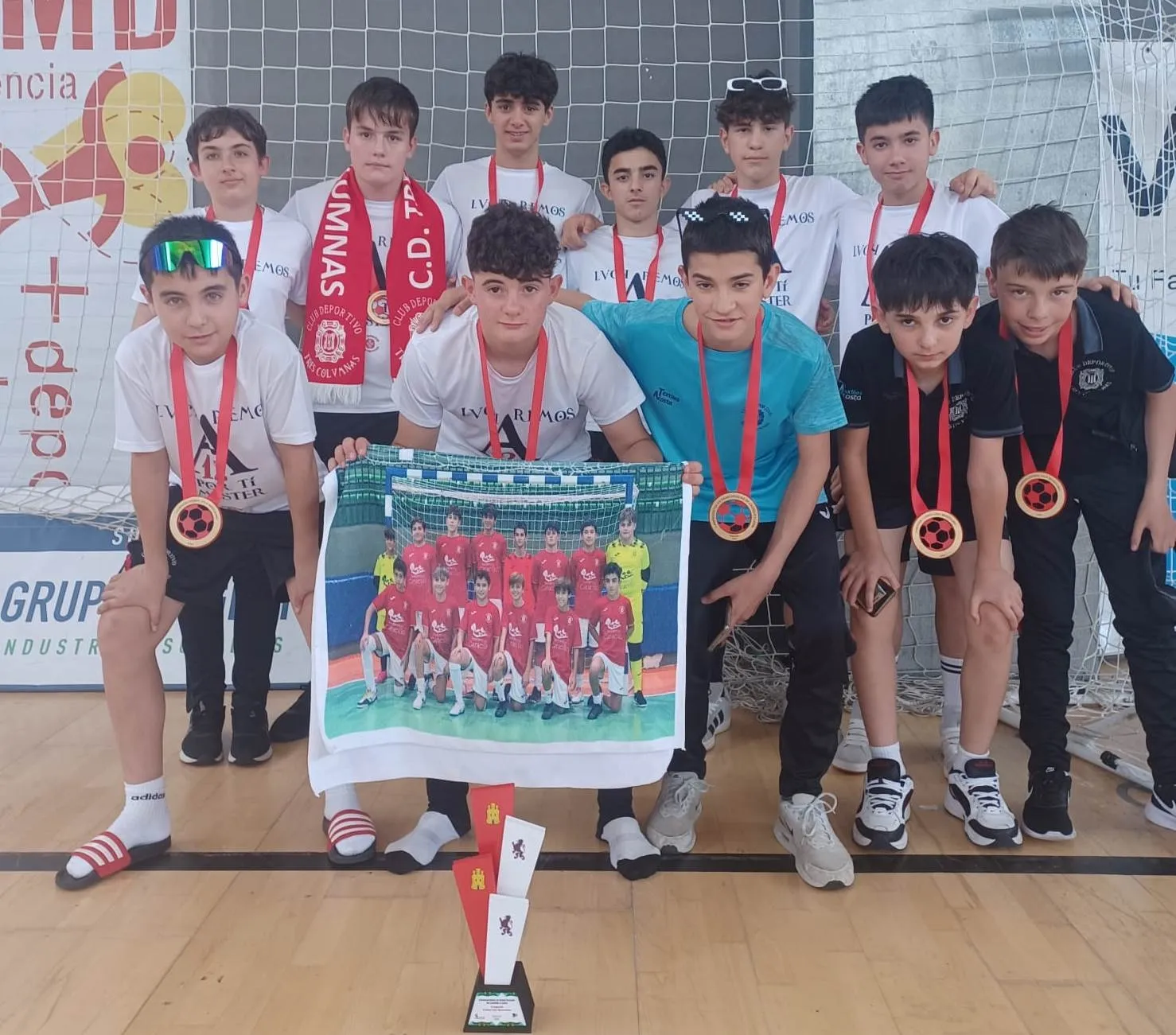 Foto 3 - El Infantil Escolar del III Columnas se corona campe&oacute;n de Castilla y Le&oacute;n arrasando