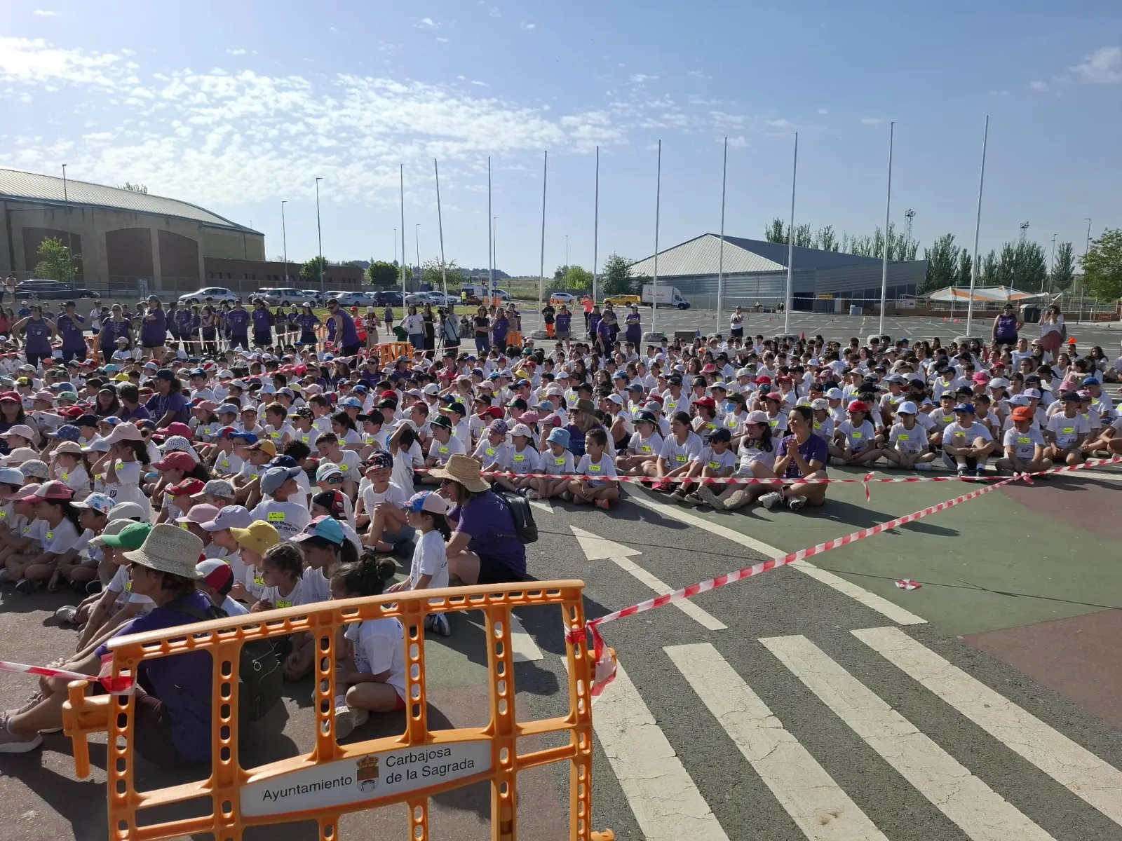 Carbajosa vibra con el VI Día de la Educación Física en la Calle entre deporte y solidaridad