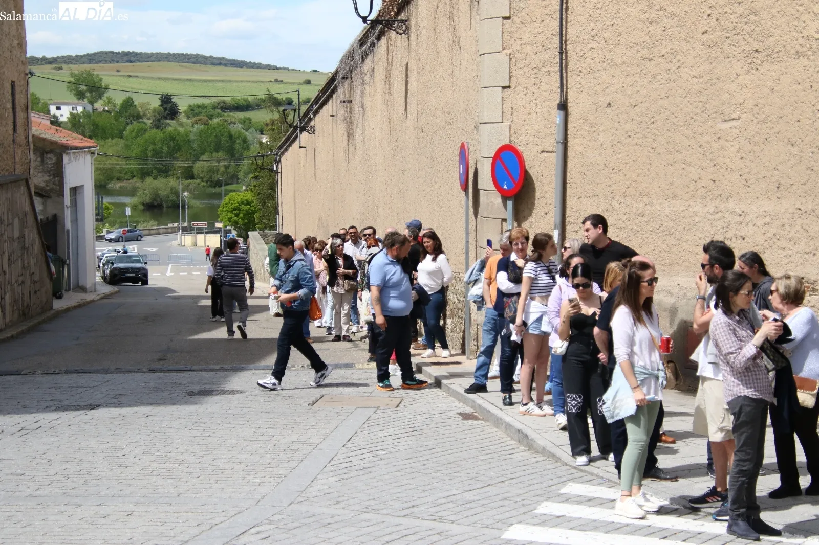 Foto 6 - Alba de Tormes en ebullici&oacute;n: Miles de peregrinos llenan la villa ducal  
