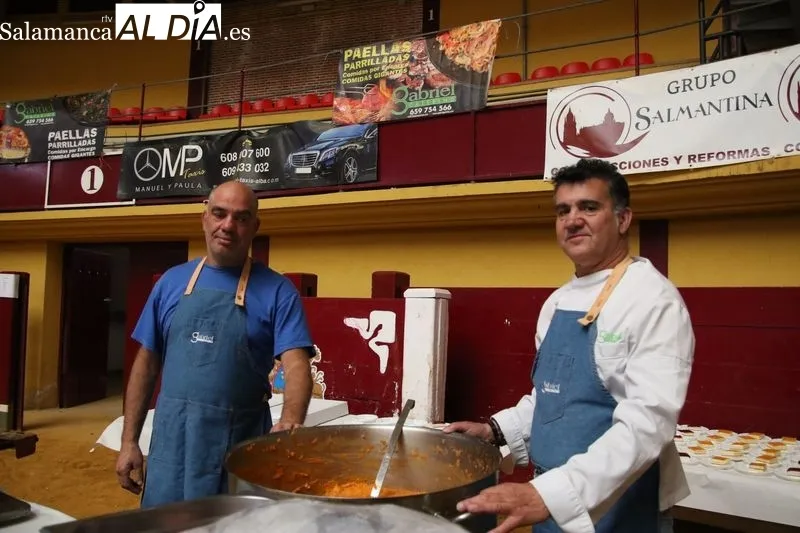 Foto 2 - Catering Gabriel reconforta a 110 peregrinos tras su llegada a Alba de Tormes