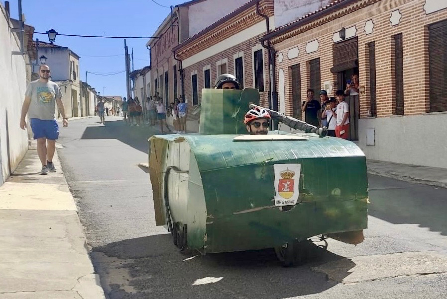 Los Autos Locos vuelven en su segunda edición en las fiestas patronales de Santiago de la Puebla