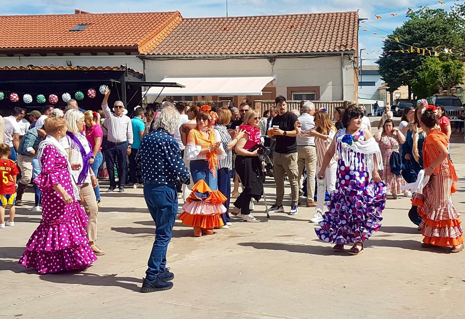 Pasarela flamenca, doma de caballos y actuaciones, entre la decena de actos protagonistas de la II Feria Rociera de Babilafuente
