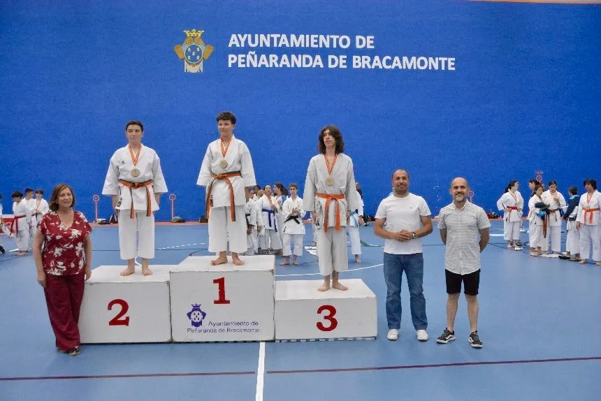 Foto 3 - Gran ambiente y nivel en el estreno del Campeonato Provincial de K&aacute;rate en Pe&ntilde;aranda