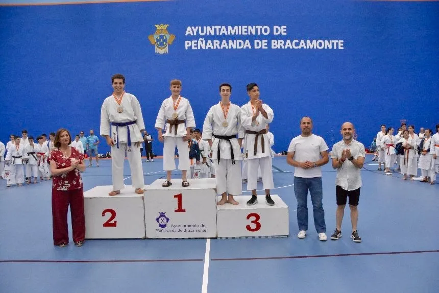 Foto 4 - Gran ambiente y nivel en el estreno del Campeonato Provincial de K&aacute;rate en Pe&ntilde;aranda