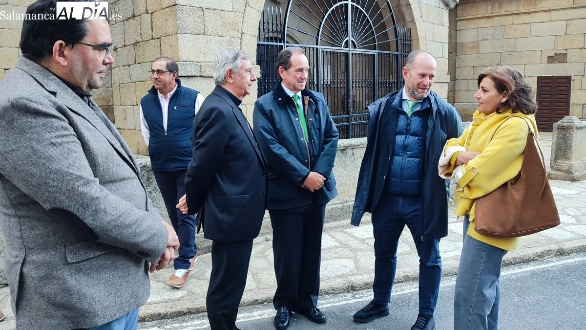 Inauguración de la nueva iluminación de la iglesia de Villavieja de Yeltes / CORRAL 
