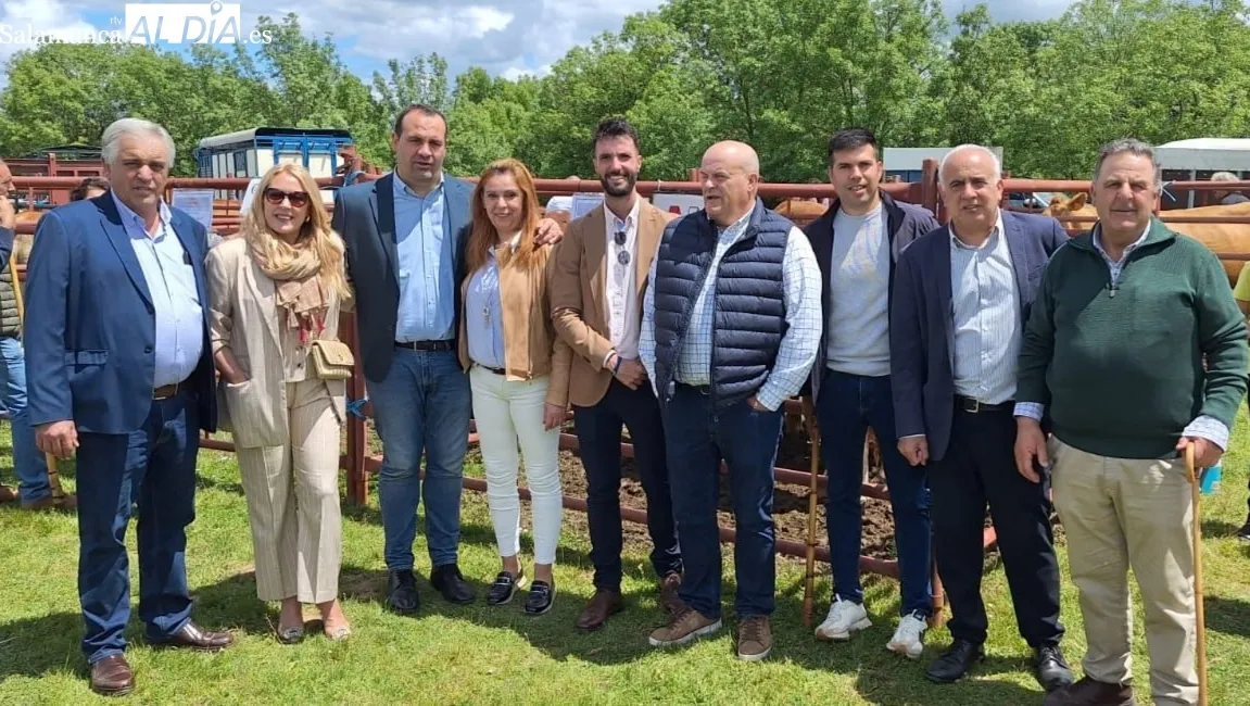 Algunas de las autoridades que asistieron a Lumbrales este 15 de mayo