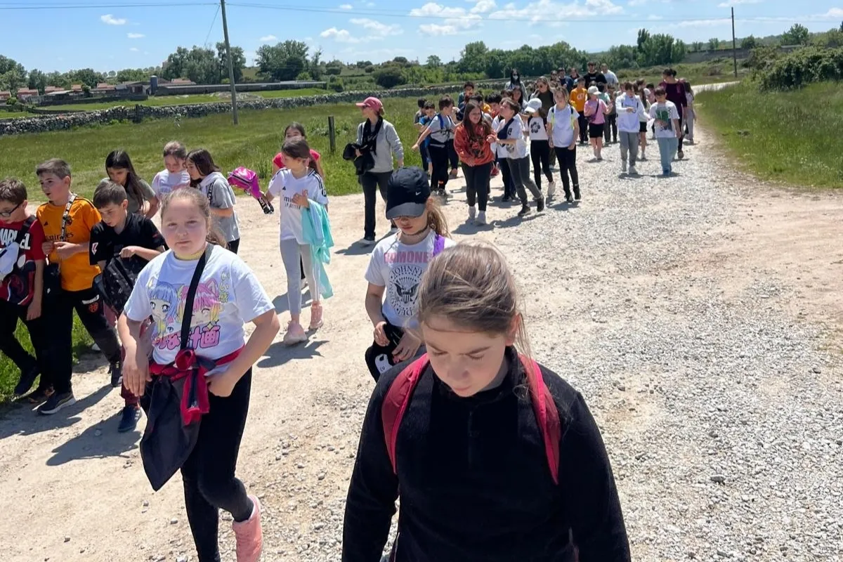 Participaron más de 200 niños junto a profesores, usuarios de Asprodes, AMPA y Protección Civil de Vitigudino