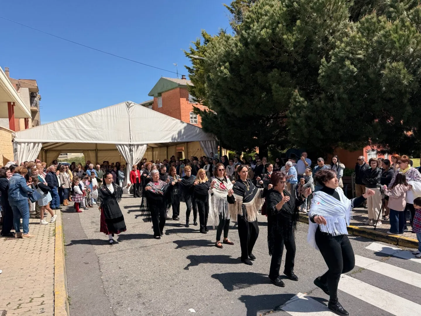 Guijuelo honra a San José Obrero con procesión y bailes tradicionales