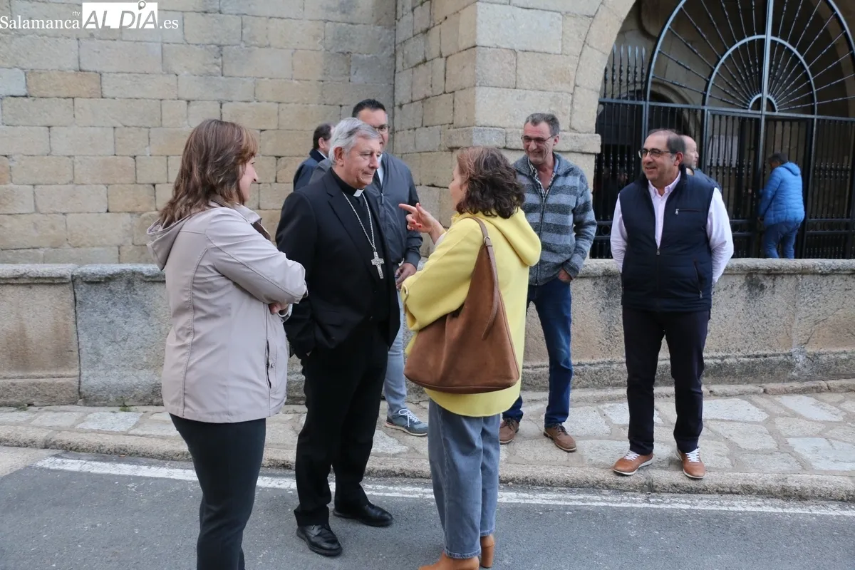 Inauguración de la nueva iluminación de la iglesia de Villavieja de Yeltes / CORRAL 