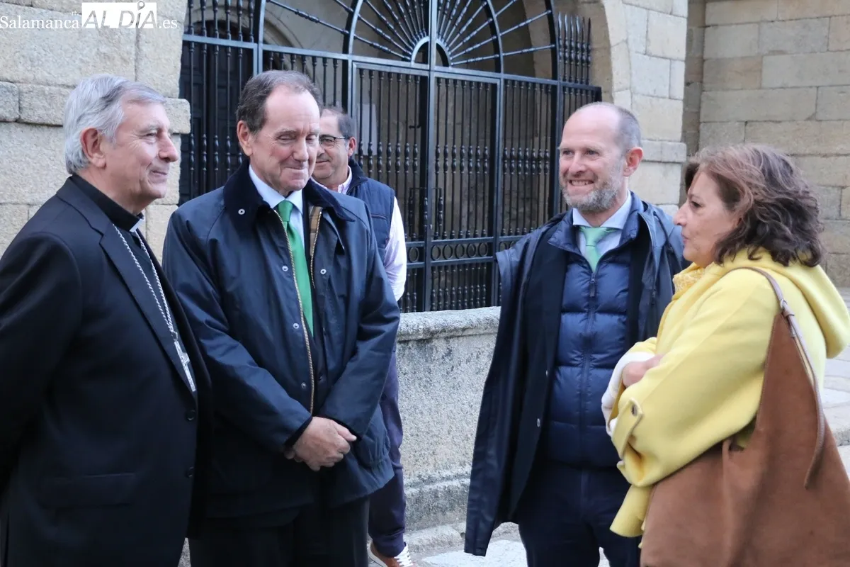 Inauguración de la nueva iluminación de la iglesia de Villavieja de Yeltes / CORRAL 