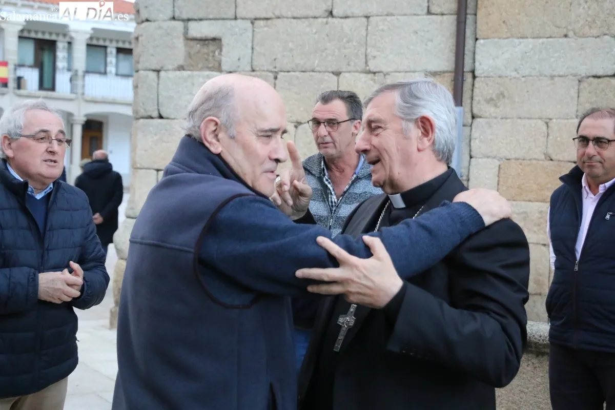 Inauguración de la nueva iluminación de la iglesia de Villavieja de Yeltes / CORRAL 